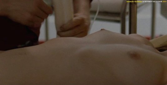 Обнаженная актриса