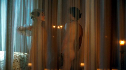 Откровенные сцены