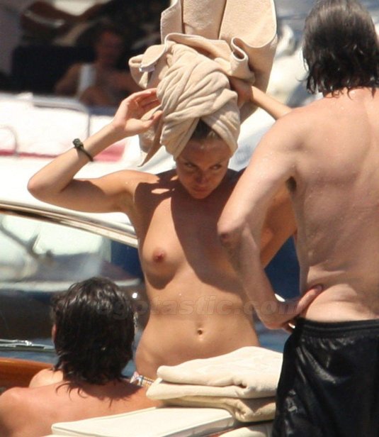 Кейт мосс топлес