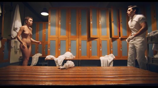 Обнаженная актриса