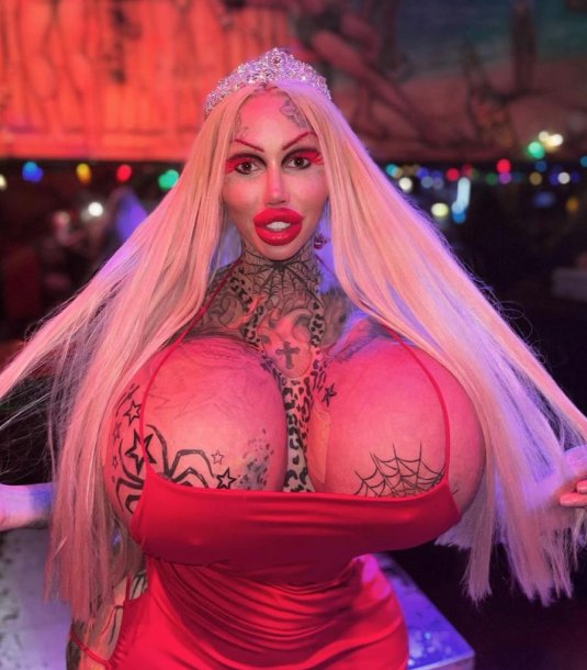 Канадская фрик модель мария магдалина