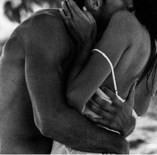 Страсть объятия