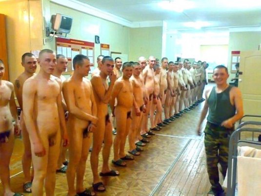 Голые парни военкомат