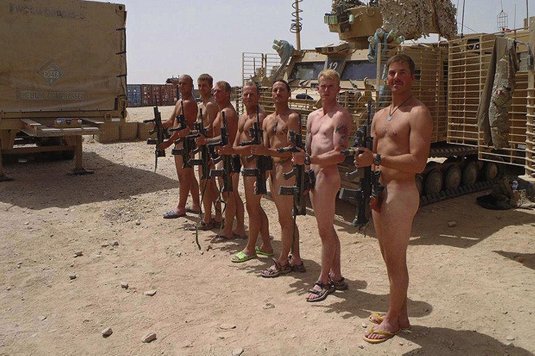 Голые американские солдаты