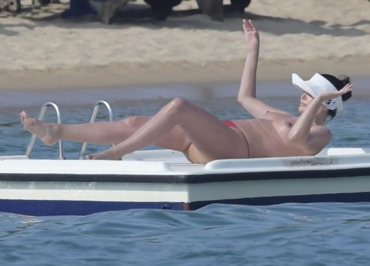 Присцилла салерно топлесс