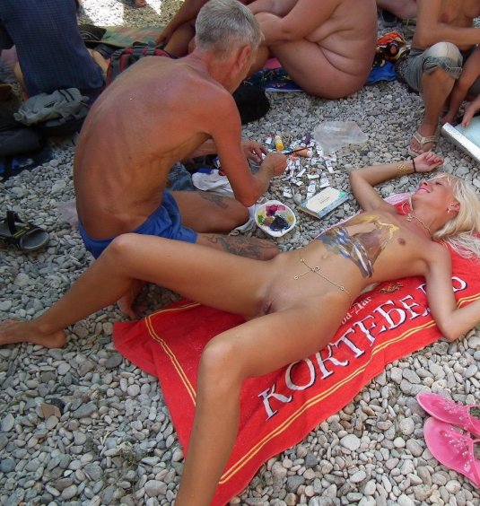 Голые блонд