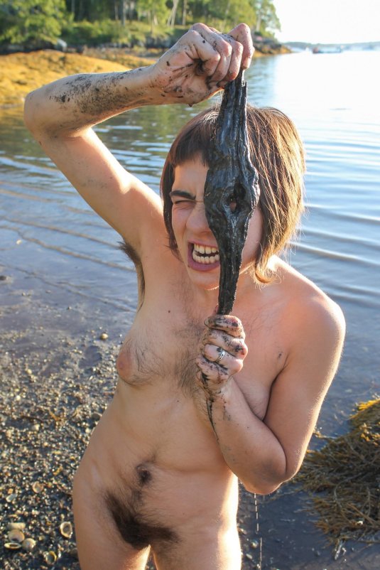 Девушка волосатая