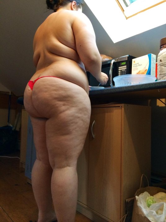 Толстые целлюлитные женщины