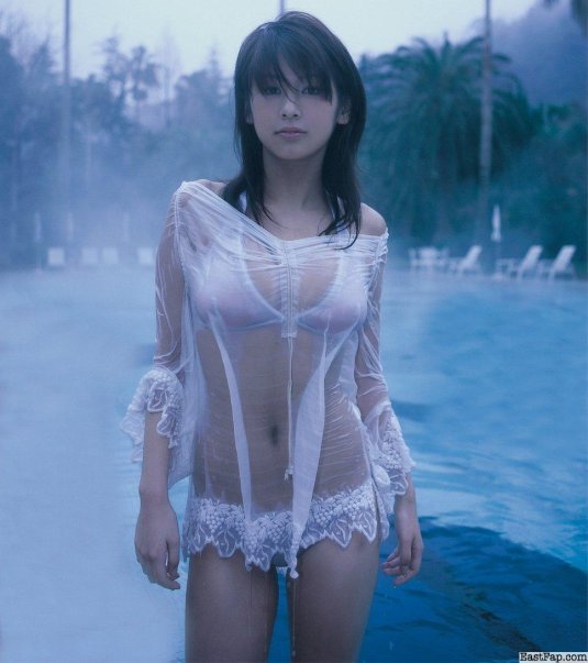 Японки в прозрачных платьях