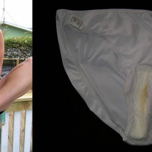 Пожилые женщины в грязных трусах