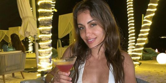 Жена футболиста