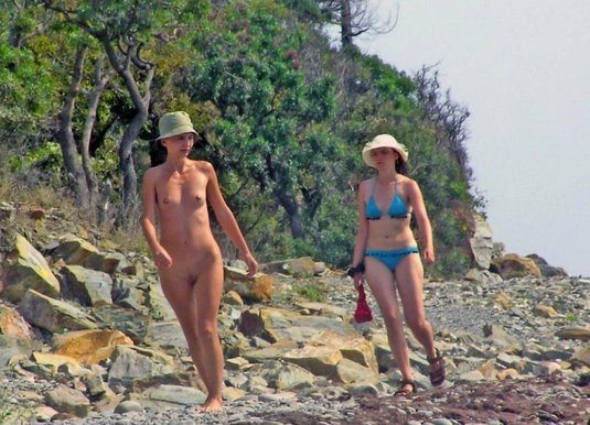 Нудистские пляжи голые