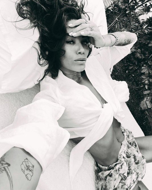 Айза долматова