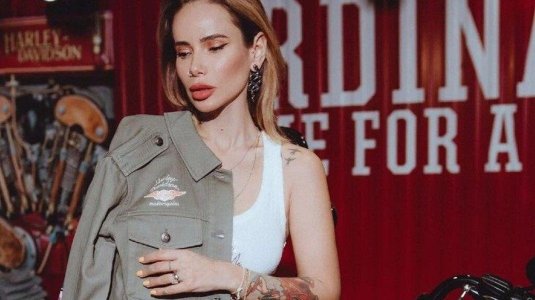 Айза долматова