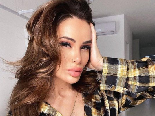 Айза долматова