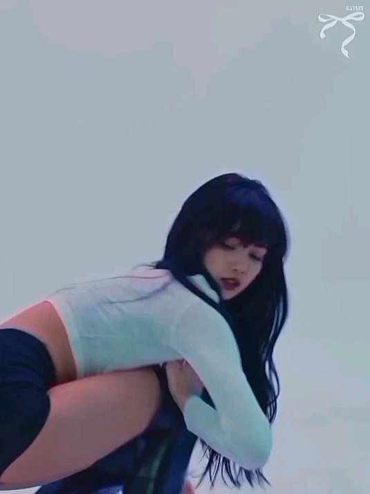 Лалиса манобан hylt