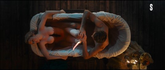 Откровенные сцены