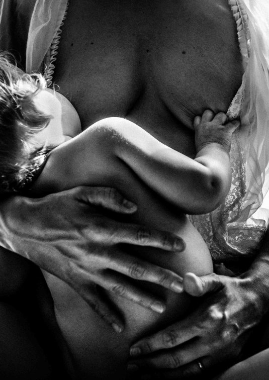 Эротичное грудное вскармливание