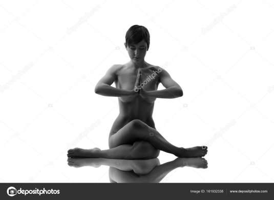 Голые девушки в позе лотоса