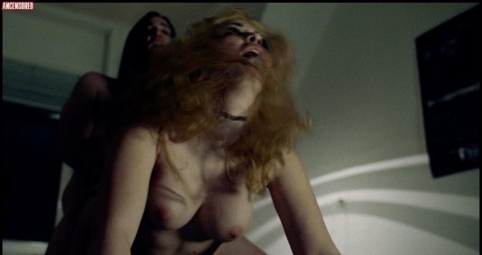 Мэгги сивантос грудь