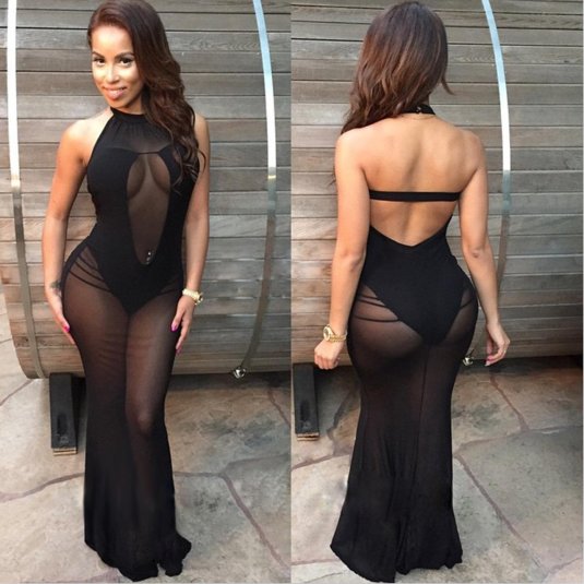 Открытое платье с вырезом