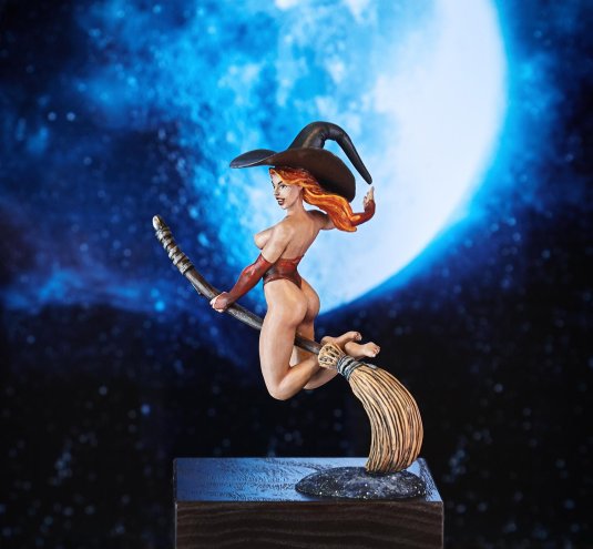 Ведьмочка на метле