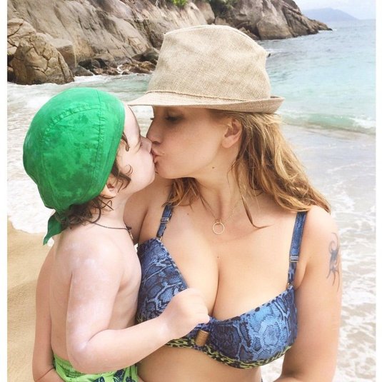 Анфиса чехова с сыном