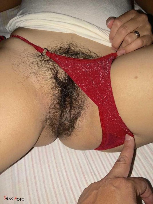 Волосатая армянка в трусах