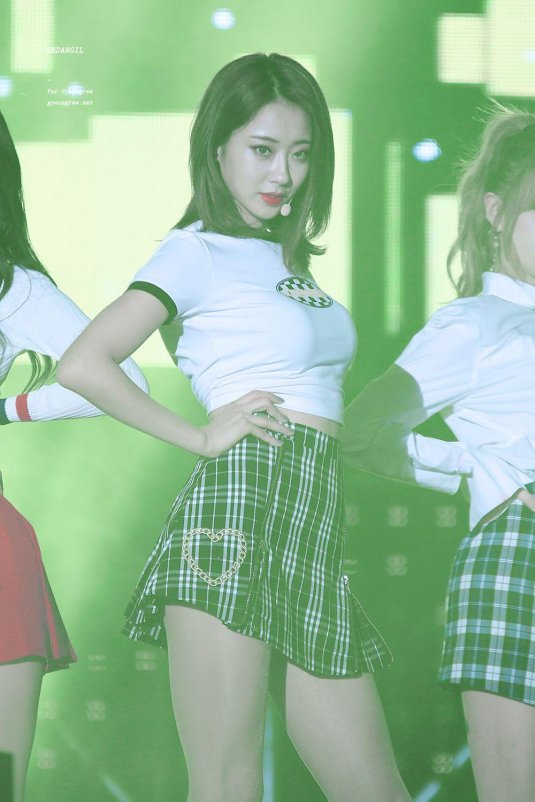 Цзыюй из twice фигура