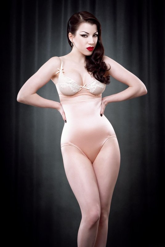 Kiss me deadly белье