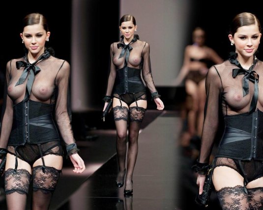 Показ нижнего белья