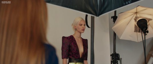 Саша лусс в фильме анна