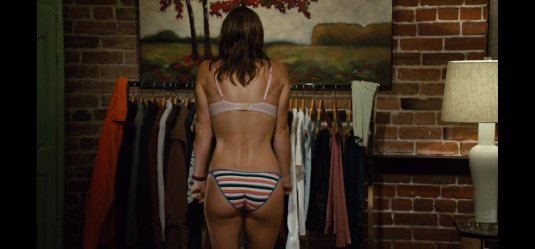 Джессика бил в нижнем белье