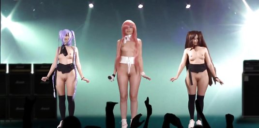 Японские школьницы танцуют голышом