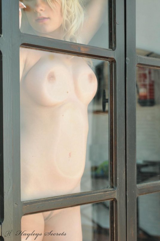 Обнаженные сиськи