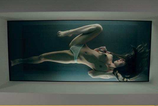 Девушки под водой