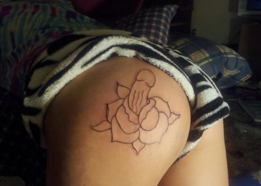 Тату для девушек на попе