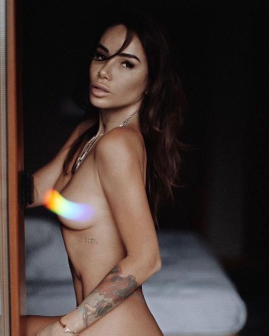 Айза долматова