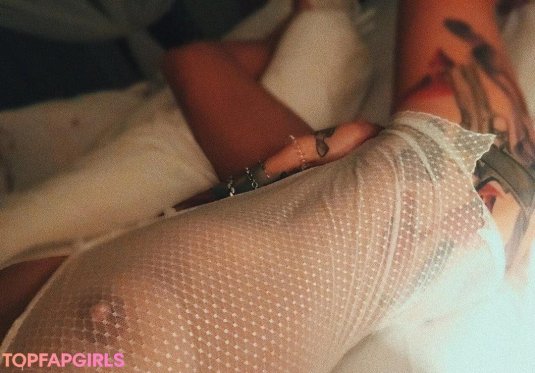 Айза анохина случайно выложила