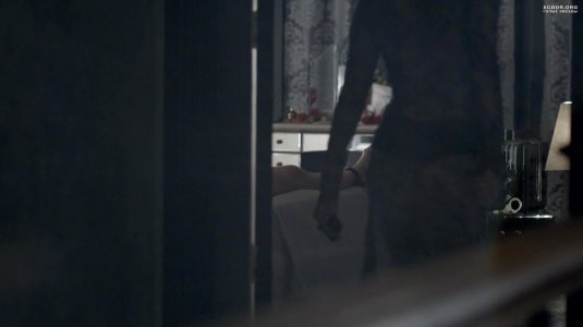 Лара пулвер шерлок холмс голая