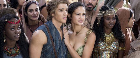 Кортни итон боги египта