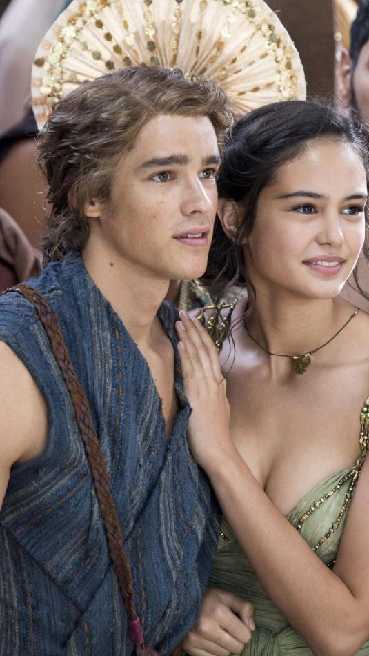 Кортни итон боги египта