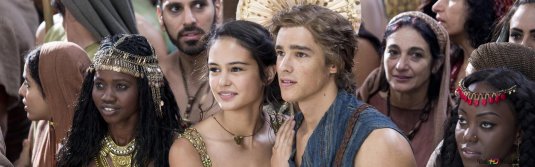 Кортни итон боги египта