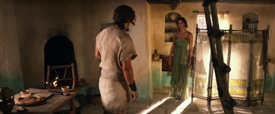 Кортни итон боги египта