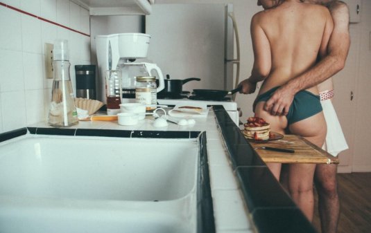 Эротика на кухне