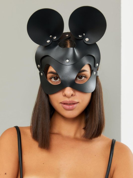 Кожаная маска эротичная