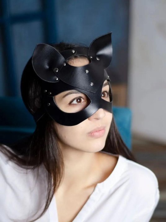 Кожаная маска кошки