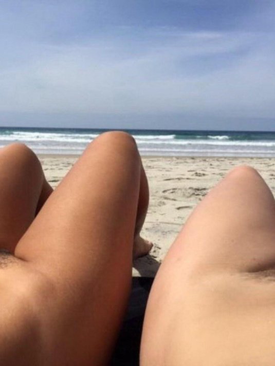 Голые девушки на нудиском пляже